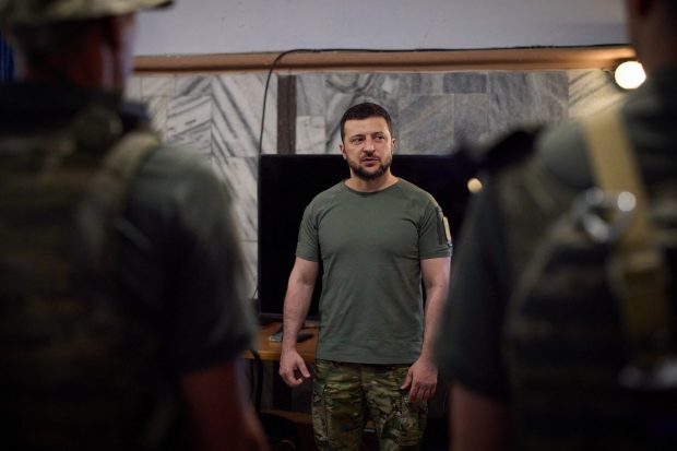 Zelenski dezminte că ar fi bolnav și îl ironizează pe Putin: „Cu tot respectul pentru bătrâneţe, vârsta de 44 de ani nu este aproape de 70”