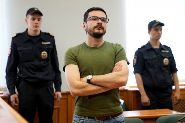 Activistul rus Ilia Iașin, vizat de o anchetă penală, după ce a fost închis. Opozantul urma să fie eliberat miercuri