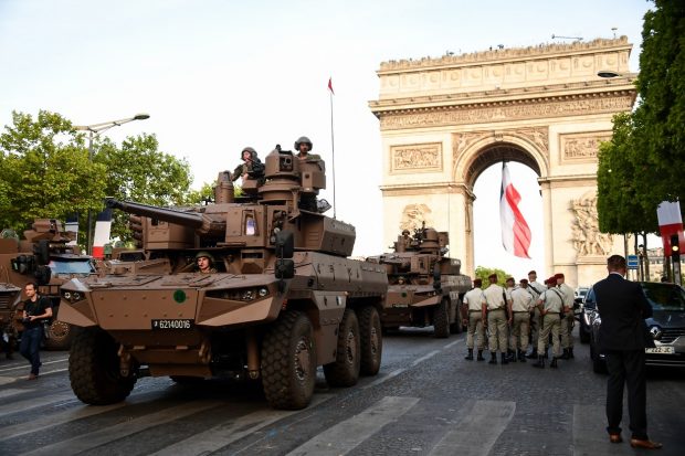 Franţa sărbătorește Ziua Naţională cu o paradă militară pe Champs-Elysées – VIDEO