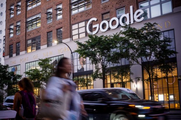 Google l-a concediat pe inginerul care a spus că sistemul de inteligență artificială al companiei gândește singur