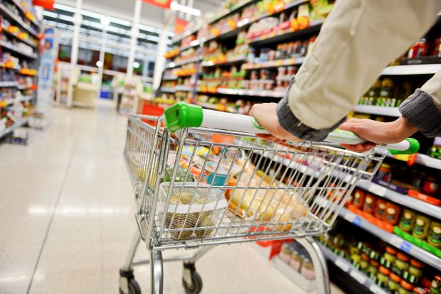 Analist economic român, despre criza alimentară: „Vor apărea mai multe alimente cu înlocuitori sintetici ai cărnii, laptelui, ouălor”