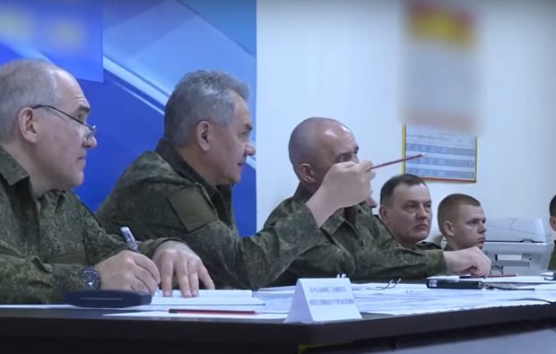 Ministrul rus al Apărării, Serghei Șoigu, s-a dus în Ucraina și a ordonat „intensificarea atacurilor în toate direcțiile”