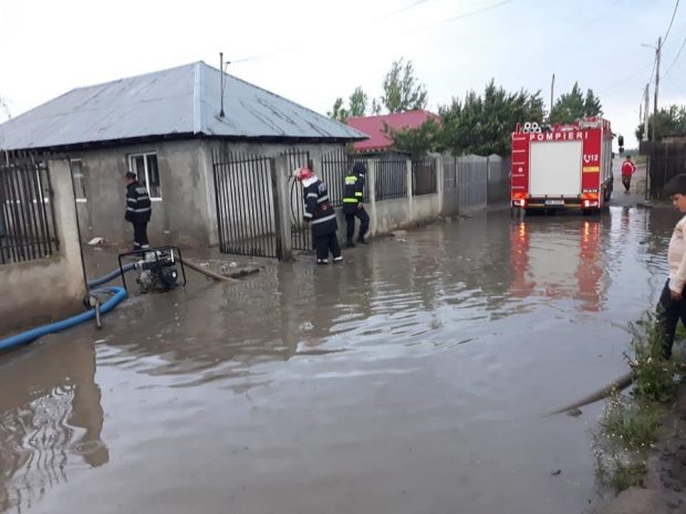 Ploile abundente au făcut prăpăd în Giurgiu și Teleorman. Inundații și în stațiunea Mamaia