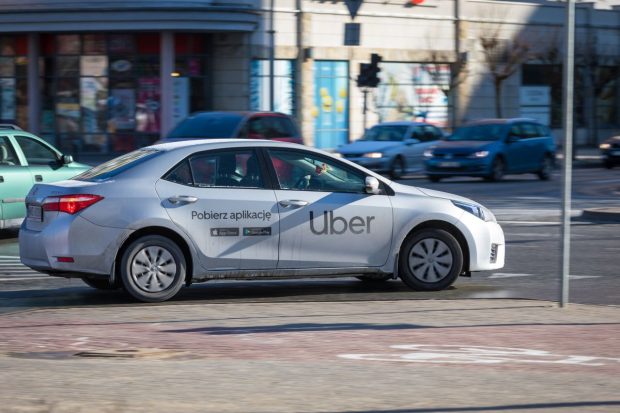 „Este vorba de principii”. Un român stabilit în Marea Britanie a dat Uber în judecată și a câștigat