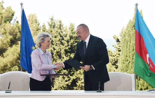 Azerbaidjan își va dubla exportul de gaze către UE până în 2027. Acordul, semnat azi