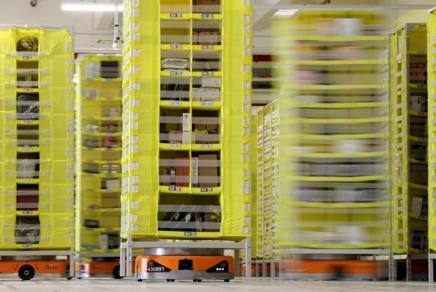 Amazon va folosi roboți complet autonomi pentru a crește siguranța angajaților din depozite