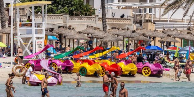 Salvamarii din Palma de Mallorca intră în grevă, plajele de pe insulă ar putea fi închise: „Cum să trăim din salariul ăsta?”