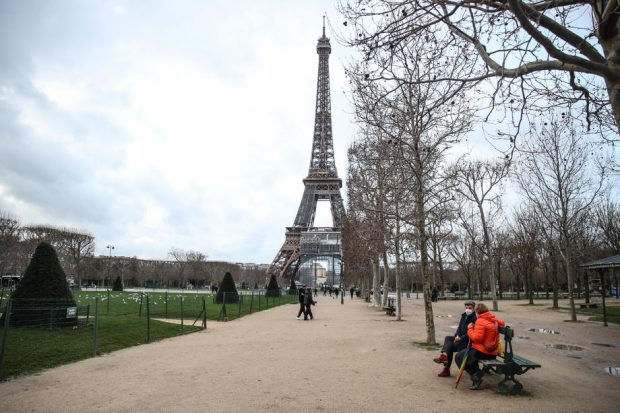 Turnul Eiffel din Paris este plin de rugină și are nevoie de reparații generale, arată rapoarte confidențiale