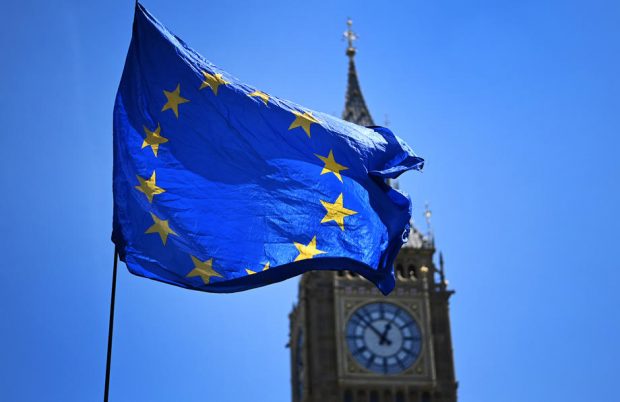 Comisia Europeană demarează noi proceduri legale împotriva Marii Britanii, pentru nerespectarea Protocolului nord-irlandez