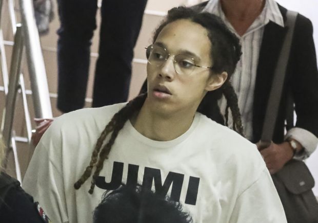 Baschetbalista Britney Griner, eliberată de ruși după un schimb de prizonieri cu SUA. Americanii au dat la schimb un celebru traficant de arme rus