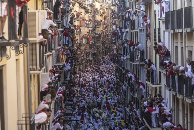 Imagini de la festivalul San Fermin din Pamplona. Care este bilanțul răniților, după trei zile de curse de tauri