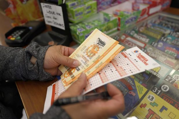 Un american din Illinois a câștigat marele premiu de 1,3 miliarde de dolari la loto, unul dintre cele mai mari premii din istorie