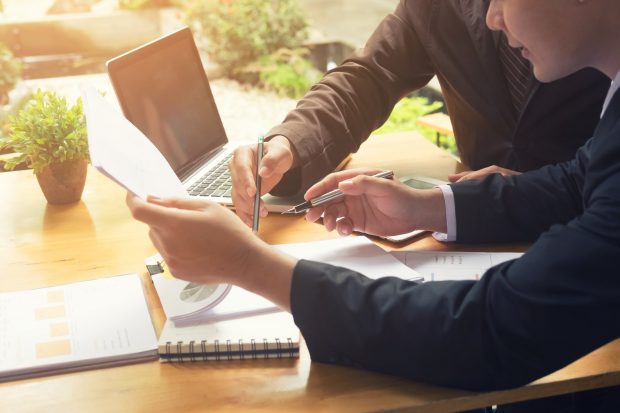 Acuzații de nepotism în cadrul uneia dintre cele mai mari firme de consultanță din lume: „Vacanțe pentru copiii șefilor. O bătaie de joc”