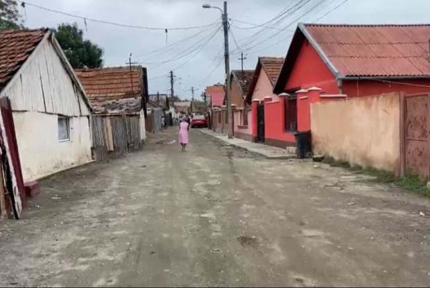 Un băiat de 15 ani, arestat pentru 30 de zile după ce și-a înjunghiat fratele mai mare în spate, la Arad