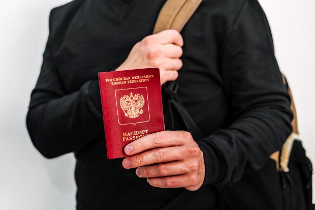 Cipru și Grecia se alătură Germaniei în opoziția față de interzicerea prezenței turiștilor ruși în UE