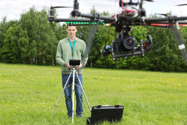 Dronele de uz personal – legislaţie, performanțe și la ce sunt folosite
