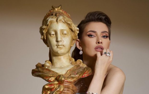 Cum arată fiica Iuliei Albu la 13 ani. Imagini rare cu Mikaela. „Nu am învățat-o niciodată să pozeze”