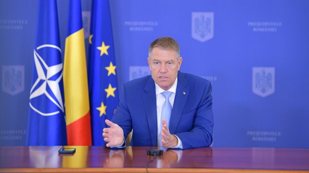 Klaus Iohannis a retras titlul de „Luptător pentru Victoria Revoluţiei din Decembrie 1989” pentru mai multe persoane