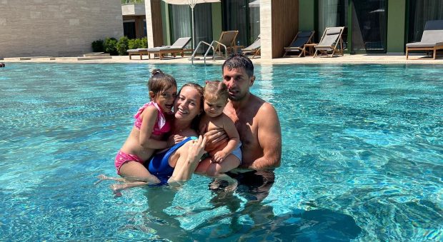 Mesajul Laurei Cosoi după 7 ani de căsnicie. Ce dezvăluire a făcut actrița despre familia ei. Și-a luat fanii prin surprindere fanii