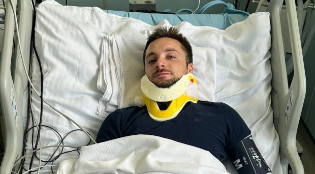 Deputat USR, în spital, după ce a căzut în curte: „Nu îmi simt partea stângă a corpului. Voi fi operat pe coloană”