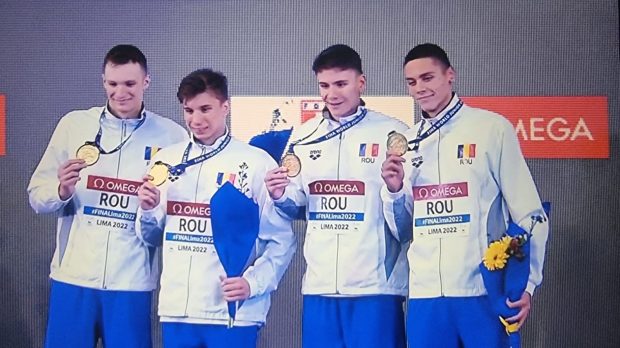 Ștafeta masculină de 4×100 m liber, condusă de David Popovici, a cucerit aurul la Mondialele de juniori. Vlad Stancu, ARGINT la 400m liber