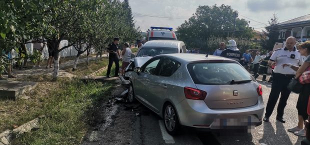Opt oameni, între care doi copii, au ajuns la spital după ce două mașini s-au ciocnit, în Iași