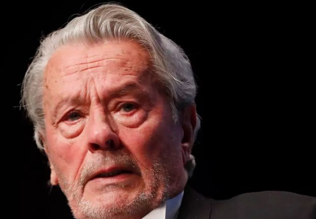 Tristul destin al lui Ari Boulogne. Ajuns la 60 de ani, fiul nelegitim al lui Alain Delon nu a fost nici până în prezent recunoscut de tatăl său