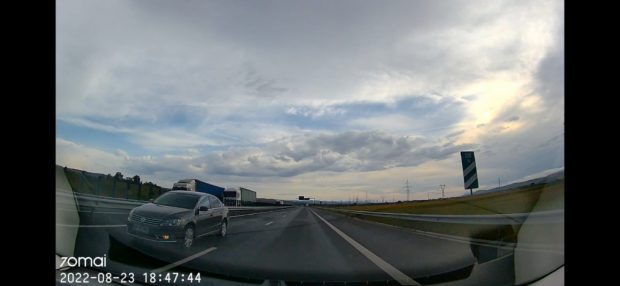 Un bărbat de 72 de ani a rămas fără permis, după ce a condus pe contrasens 9 kilometri pe Autostrada A10 Sebeș-Turda