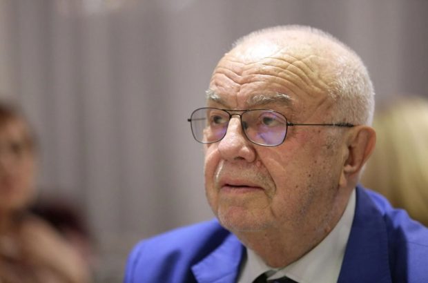 Băiatul lui Alexandru Arșinel, primele declarații după ce s-a spus că actorul e în stare gravă: „Dorim să fim lăsați în pace!”