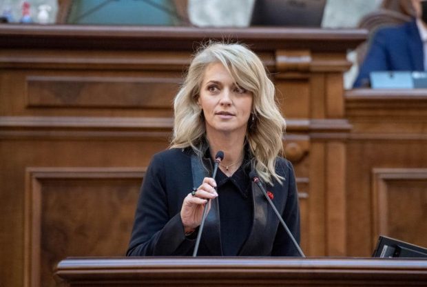 SURSE: Alina Gorghiu rămâne președinte la Senat până la rotația din mai 2023. Care sunt argumentele PNL