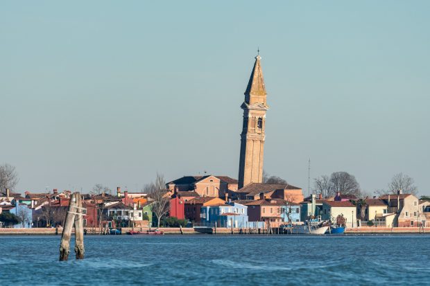 Alte turnuri înclinate, în afara turnului din Pisa