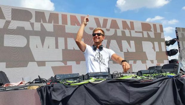 Concertul de la București al lui Armin Van Buuren a fost anulat, din cauza „contextului economic nefavorabil”. Intrarea era liberă