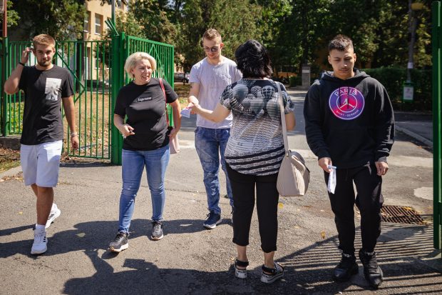 Ce au făcut cei 35.000 de absolvenți care au dat azi Bac-ul „de toamnă” la limba română