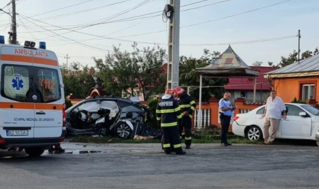 Accident la intersecţia a două drumuri judeţene din Buzău. Șase persoane au fost rănite, inclusiv trei copii