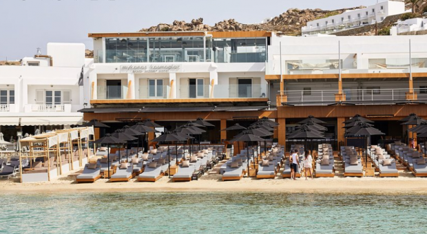Mărturii ale unor turiști străini care au plătit note de plată exorbitante la un cunoscut bar din Mykonos: „Când am văzut nota, era să leșin!”
