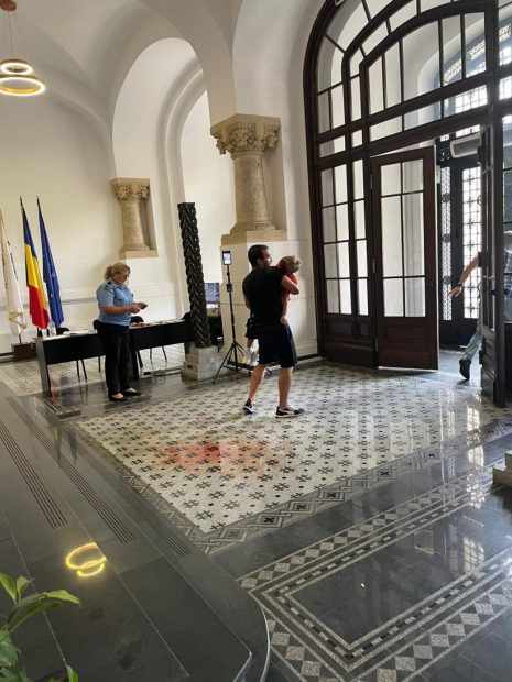 Nicușor Dan a anunțat prima măsură în ancheta incidentului în care o statuie a căzut peste un copil: Un șef din Primărie Capitalei a fost demis