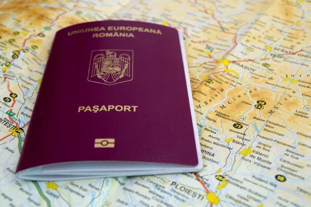 Cum obții cetățenia română. Condiții și acte necesare