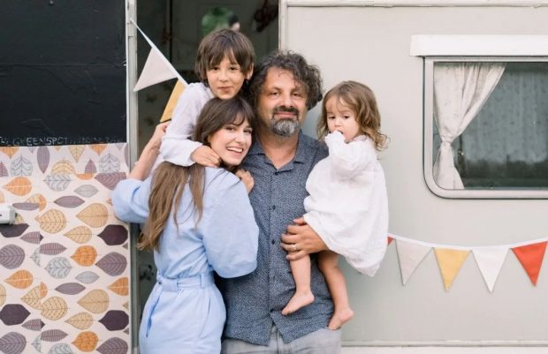 Cum arată fiul vitreg al Danei Rogoz. Barbu are 20 de ani și studiază în Elveția