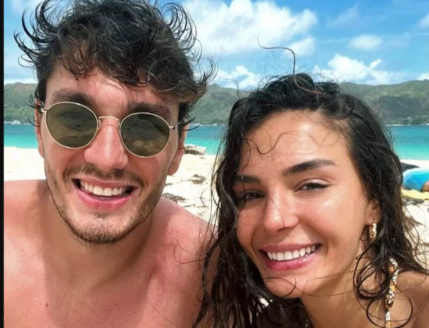 Ebru Șahin, actrița din „Hercai”, și baschetbalistul Cedi Osman, lună de miere de vis