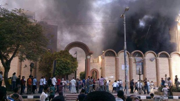 Incendiu la o biserică din Giza, Egipt, în timpul slujbei de duminică, la care participau mii de oameni. Sunt cel puțin 35 de morți și zeci de răniți