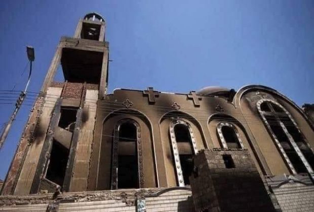 Imagini din Giza, unde un incendiu puternic a cuprins o biserică în care se aflau mii de persoane