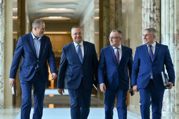 Oglindă, oglinjoară, cine-i cel mai frumos ministru din țară? Cel care a apărut de aproape 30 de ori pe zi la televiziunile de știri