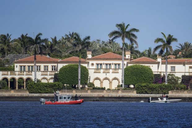 Ce caută FBI la reședința lui Donald Trump din Florida