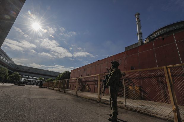 Moscova acuză Ucraina de otrăvirea unora dintre soldații săi. Kievul susține că aceștia au mâncat conserve expirate de carne