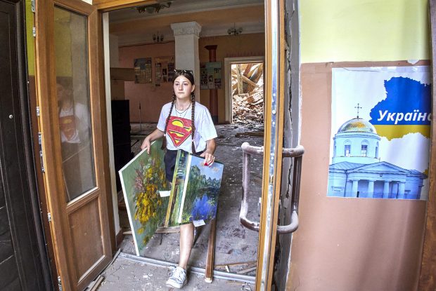 Școlile ucrainene din zona ocupată trec la programa rusă: „Va fi o provocare pentru noi să le schimbăm mințile elevilor, dar lucrăm la asta”