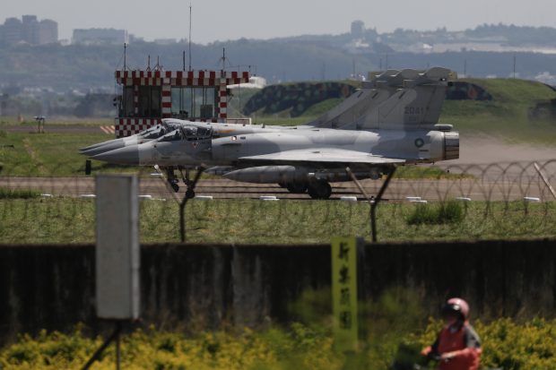 China anunță noi exerciții militare în jurul Taiwanului, deşi trebuia să le încheie duminică. Cum răspunde Taipei