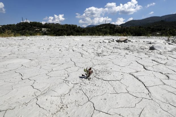 Temperaturile cresc în Franța, în timp ce țara se confruntă cu cea mai gravă secetă înregistrată vreodată