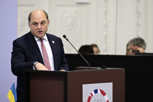 „Rușii au eșuat până acum și este puțin probabil să ocupe Ucraina”, afirmă ministrul britanic al Apărării, promițând mai mult sprijin militar pentru Kiev