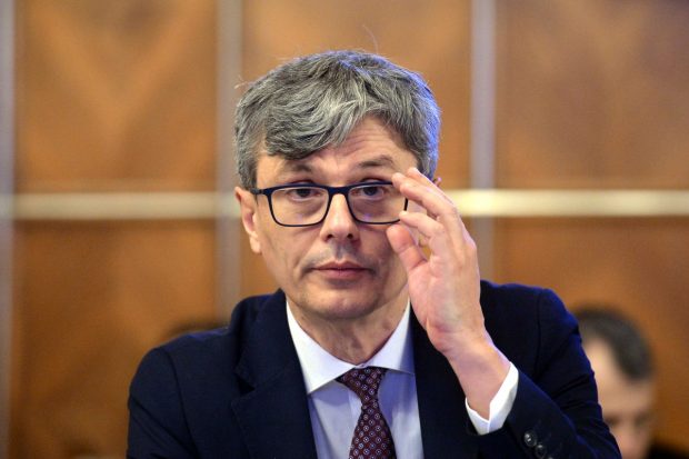 PSD acuză ministerul condus de Virgil Popescu: Schema de compensare nu a temperat creșterile prețurilor la energie și gaze naturale