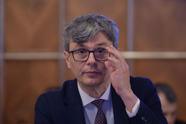 Virgil Popescu: „Jumătate din cantitatea de motorină se importă. Luăm şi din Rusia, atâta timp cât ne este permis”